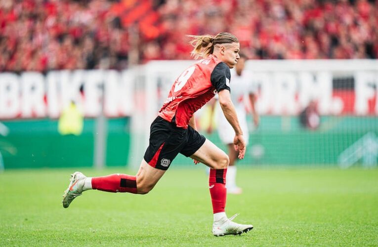 Спортдиректор Баєра: Спершу оренда, далі наш клуб – Степанов має навчитися