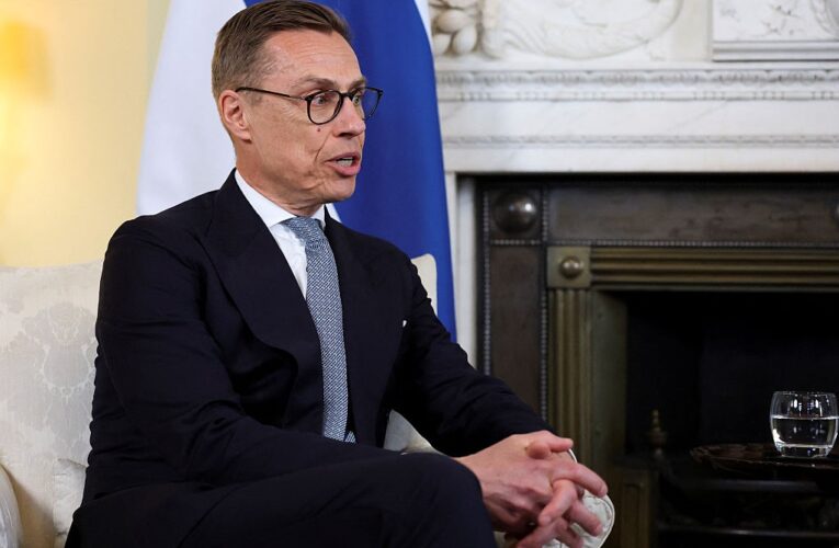 Стубб підтримав участь Зеленського у саміті НАТО