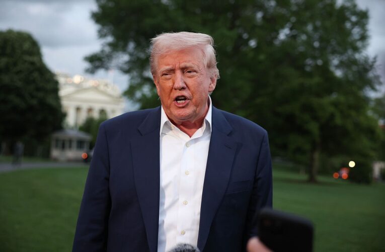 Трамп вимагає, щоб Україна погодилася на переговори з РФ у Туреччині