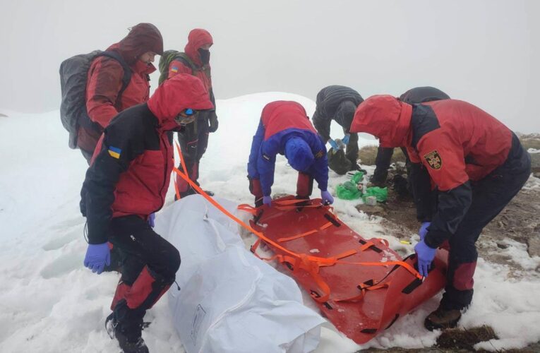 Туристи виявили в Карпатах тіло чоловіка