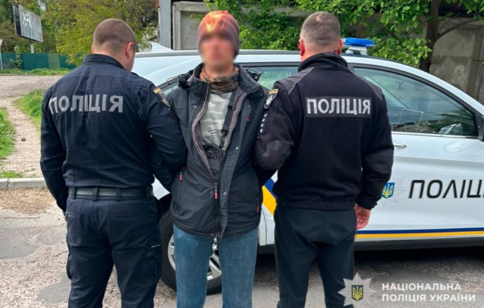 Новини України - У Чернігові чоловік погрожував ножем військовим ТЦК