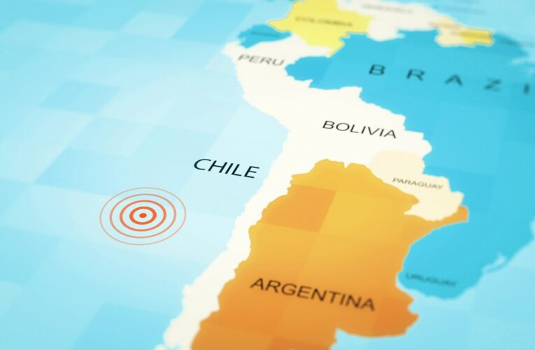 У Чилі попередили про загрозу цунамі після потужного землетрусу