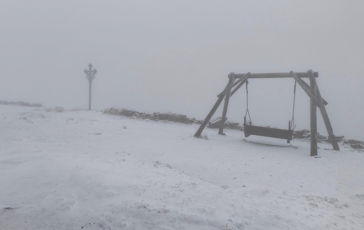 Новини України - У Карпатах насипало снігу і вдарив мороз