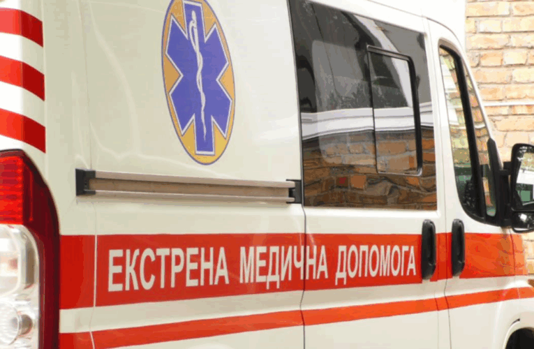 У Харкові чоловік викликав швидку і напав на бригаду медиків