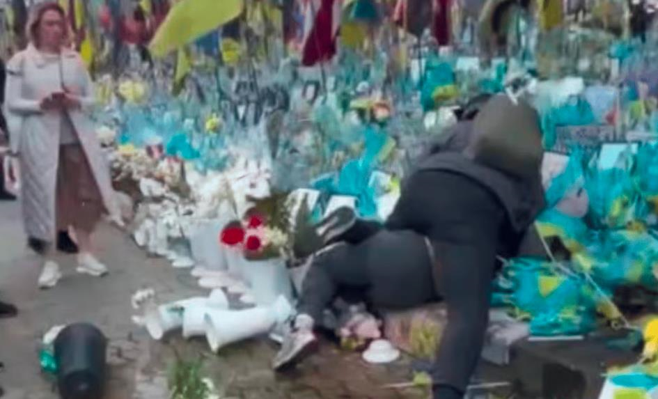 Новини Києва - У Києві жінка вчинила погром на Алеї Героїв