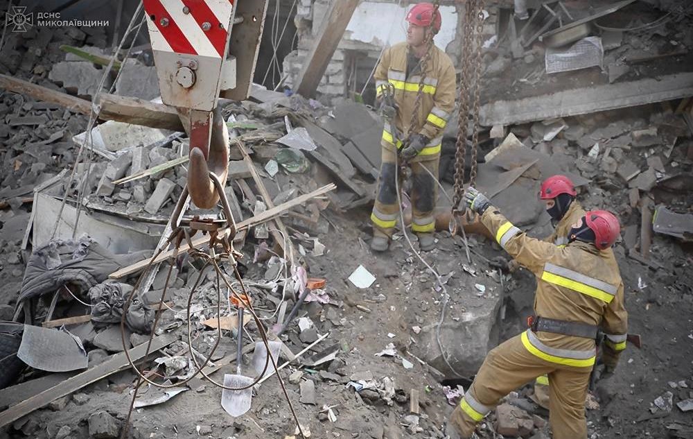 Новини України - У Миколаєві з-під завалів дістали тіло жінки