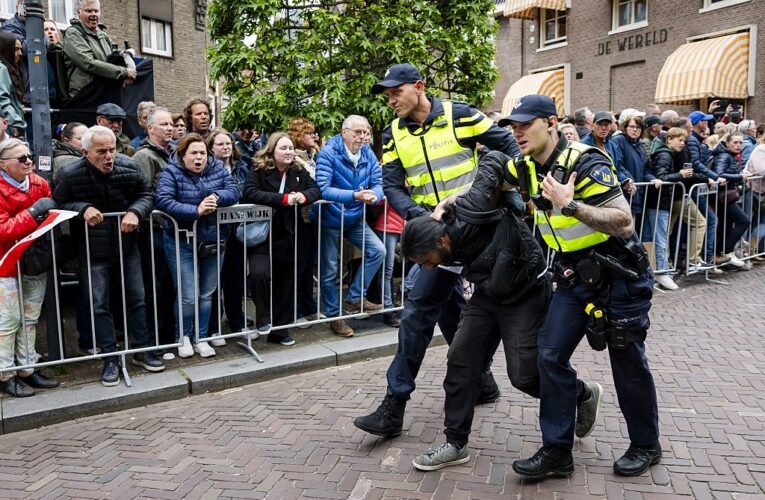 У Нідерландах пропалестинські активісти зірвали виступ міністра