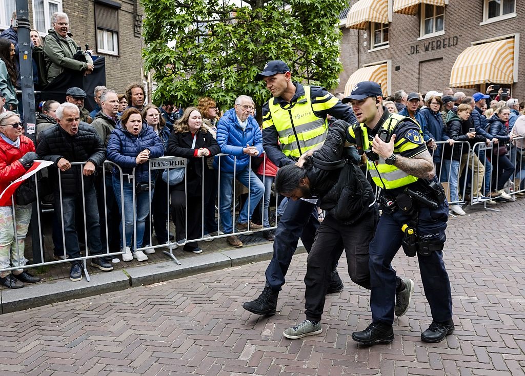 Новини світу - У Нідерландах пропалестинські активісти зірвали виступ міністра