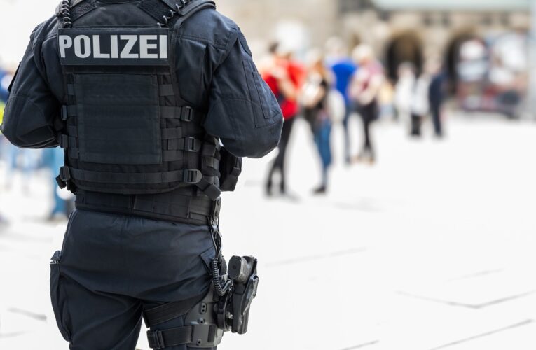 У Німеччині затримали членів підліткового неонацистського угруповання