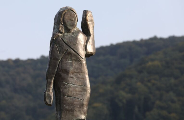 У Словенії зникла статуя Меланії Трамп