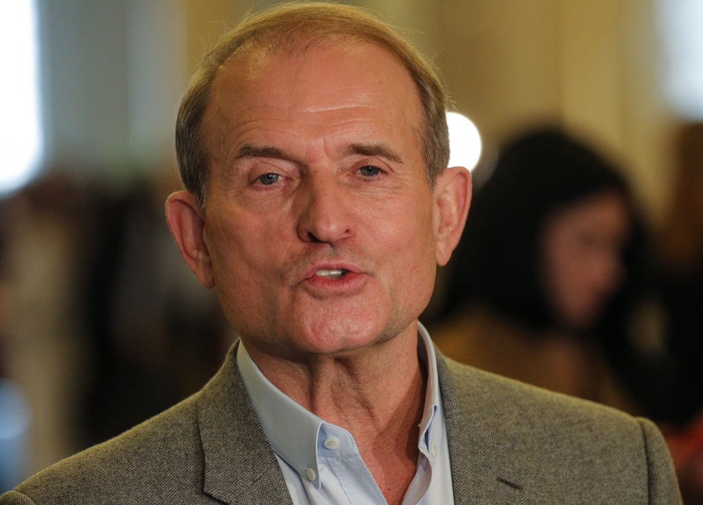 Новини світу - У списку Медведчук: ЄС запровадив санкції за гібридні атаки Росії