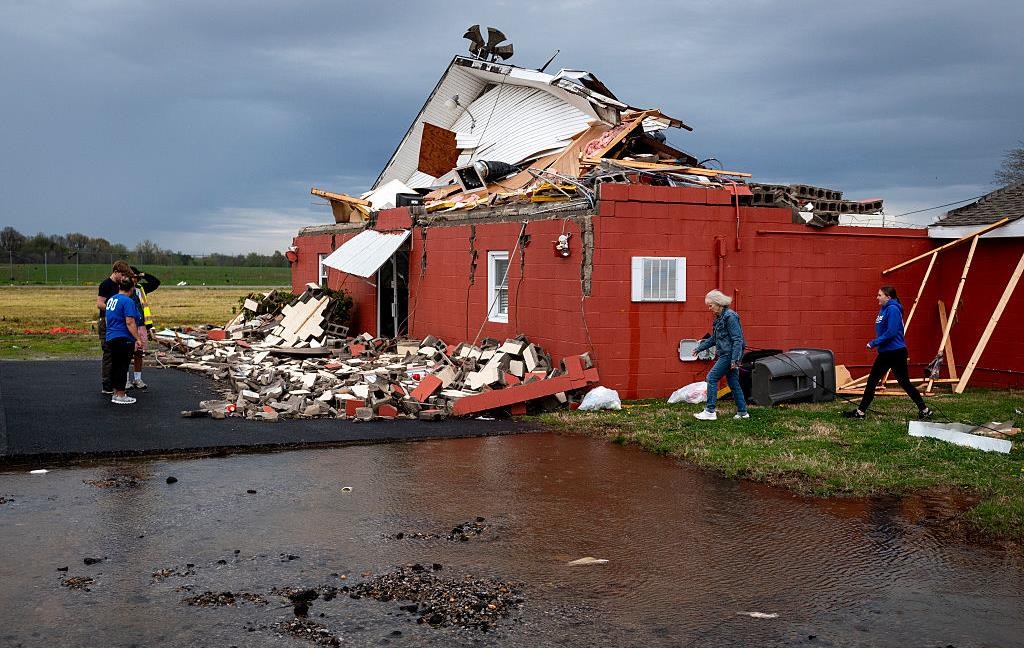 Новини світу - У США десятки людей стали жертвами торнадо