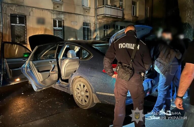 У центрі Одеси водій вистрілив у пішохода