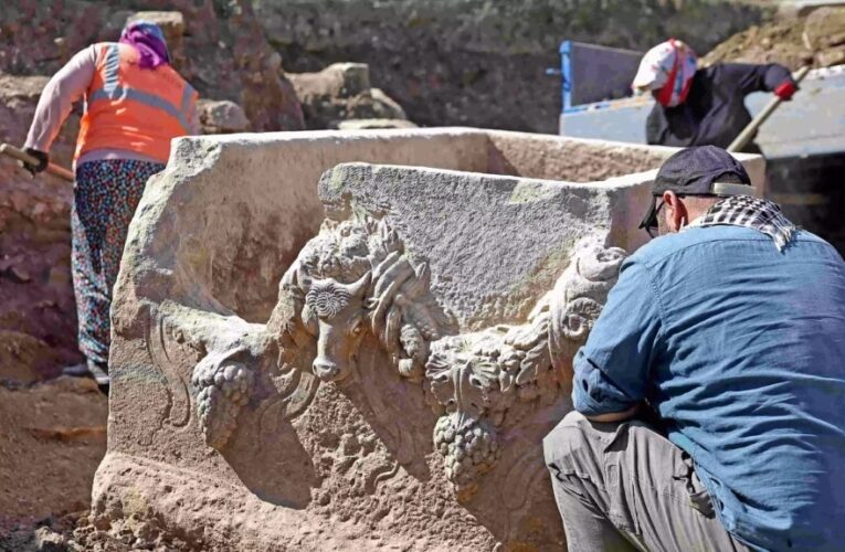 У турецькому “Місті гладіаторів” виявили 2000-річний саркофаг