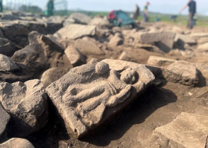 У Великобританії знайшли скульптуру богині перемоги віком понад 1800 років