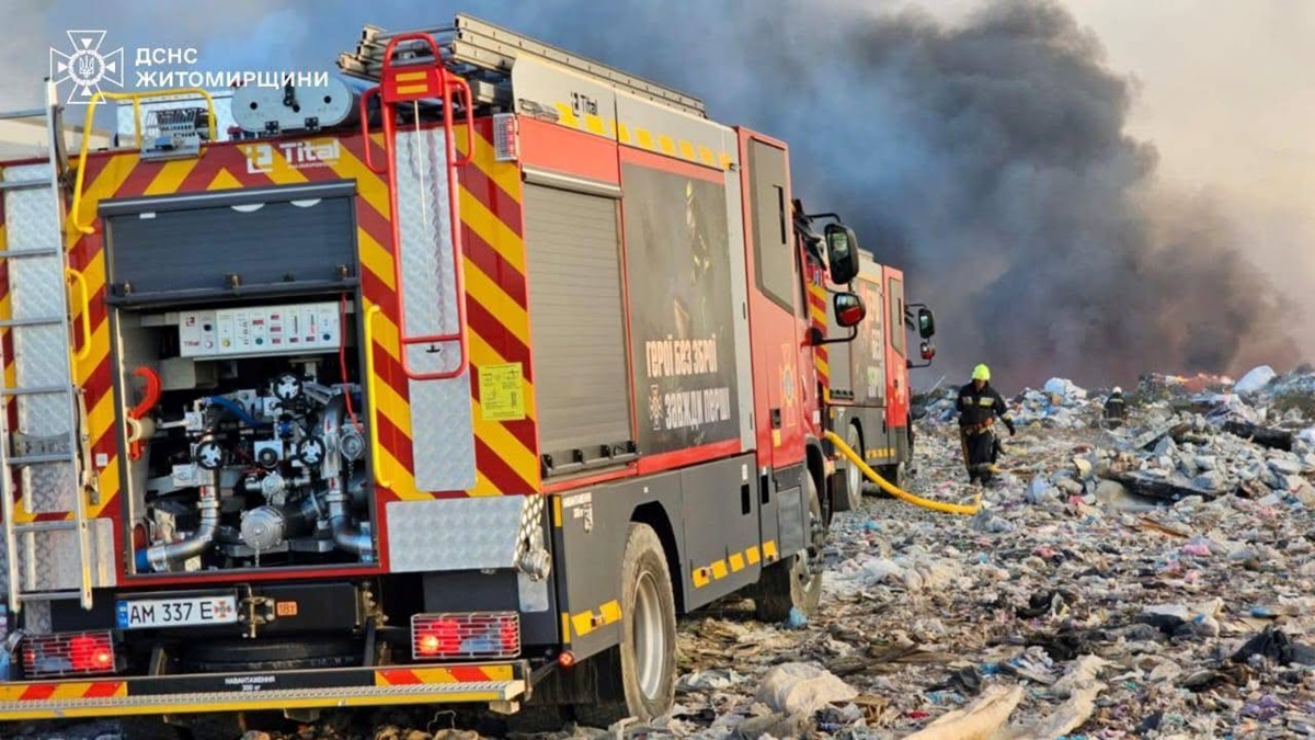 Новини України - У Житомирі горіло сміттєзвалище: зачинено школи