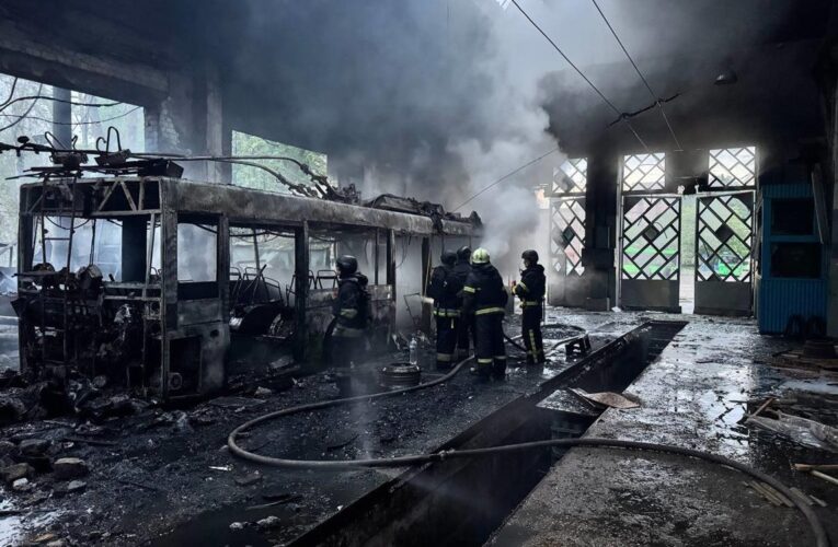 Удар на Харкову: пошкоджено понад 30 будинків і транспортне депо