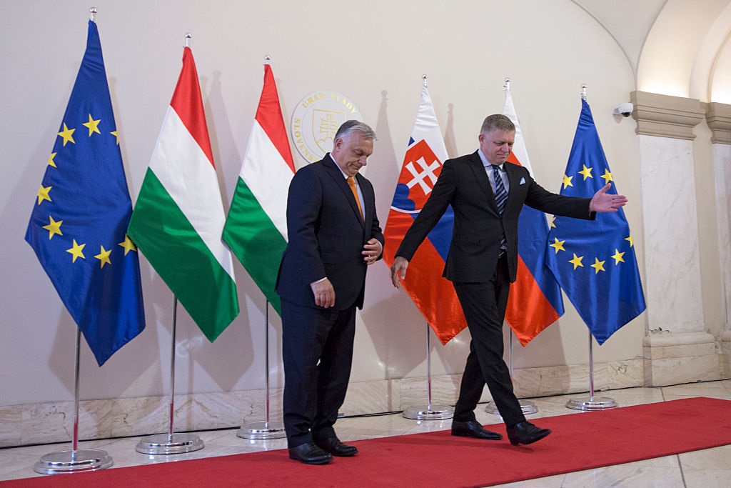 Новини світу - Угорщина та Словаччина відмовилися підтримати документ про стійкість ЄС