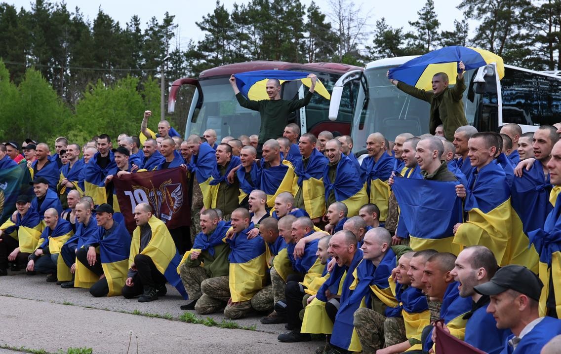 Новини України - Україна повернула з полону 205 воїнів