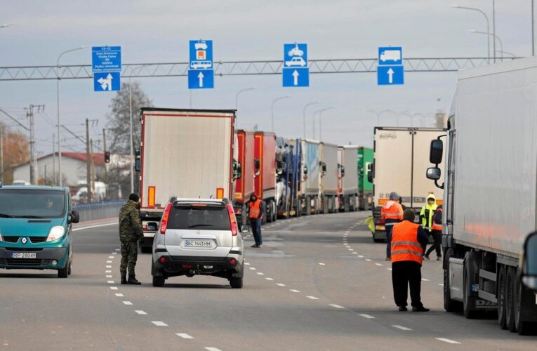 Україна закликала Польщу до переговорів із перевізниками