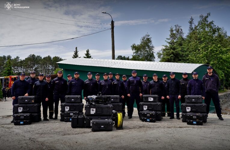 Українські сапери отримали 16 підводних дронів Deep Tracker