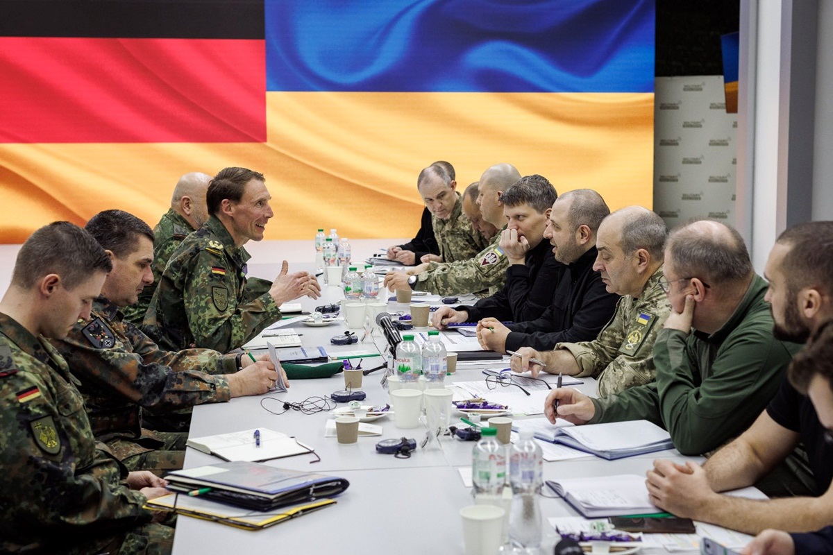 Новини України - Умєров зустрівся з делегацією Міноборони ФРН