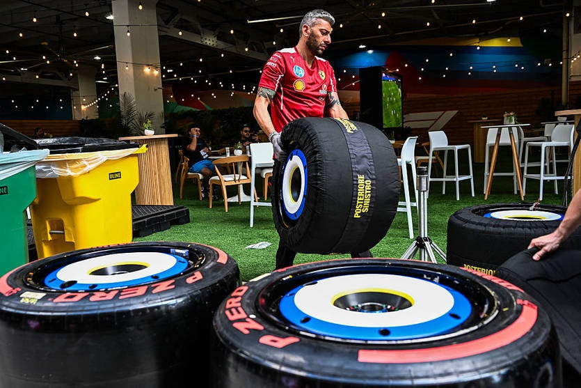 Новини спорту - Унікальне забарвлення: Феррарі оновила болід та костюми для Гран-прі Маямі