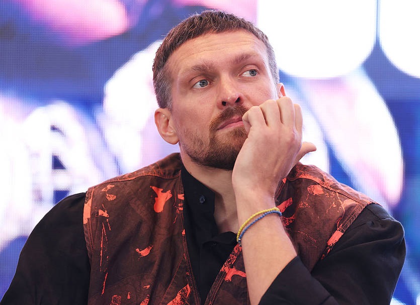 Новини спорту - Усик вирішує, хто переважить для останнього бою в рингу