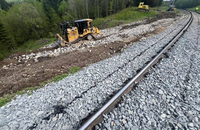 УЗ відновлює інфраструктуру у Карпатах, де стався провал грунту