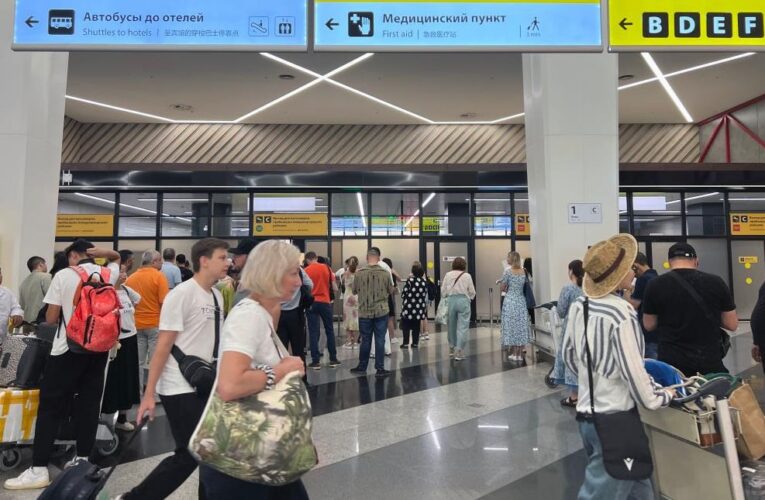 В аеропортах Росії стався колапс через атаки дронів