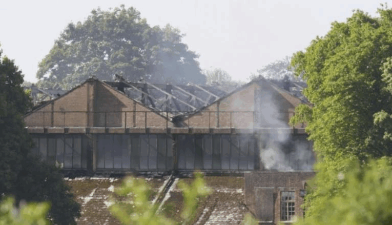 В Британії сталася пожежа на колишній військовій базі, є загиблі