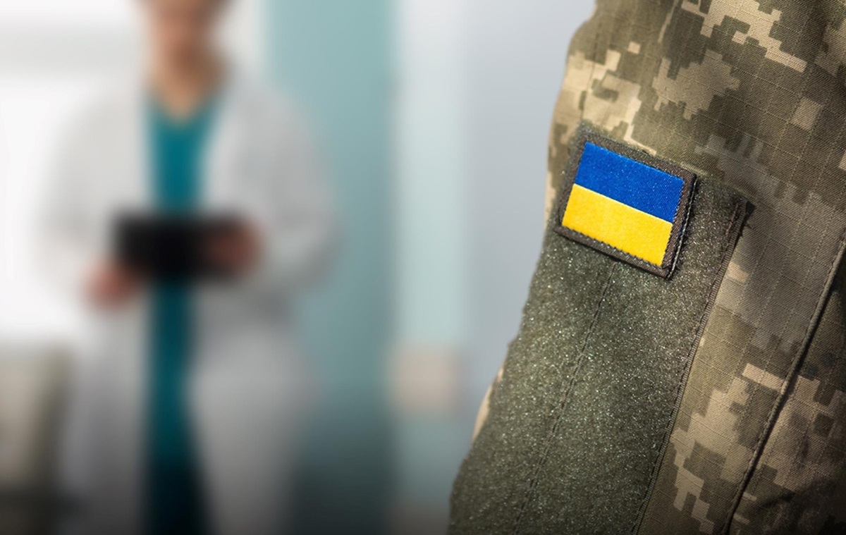 Новини України - В Хмельницькому ТЦК чоловік зістрибнув з вікна другого поверху