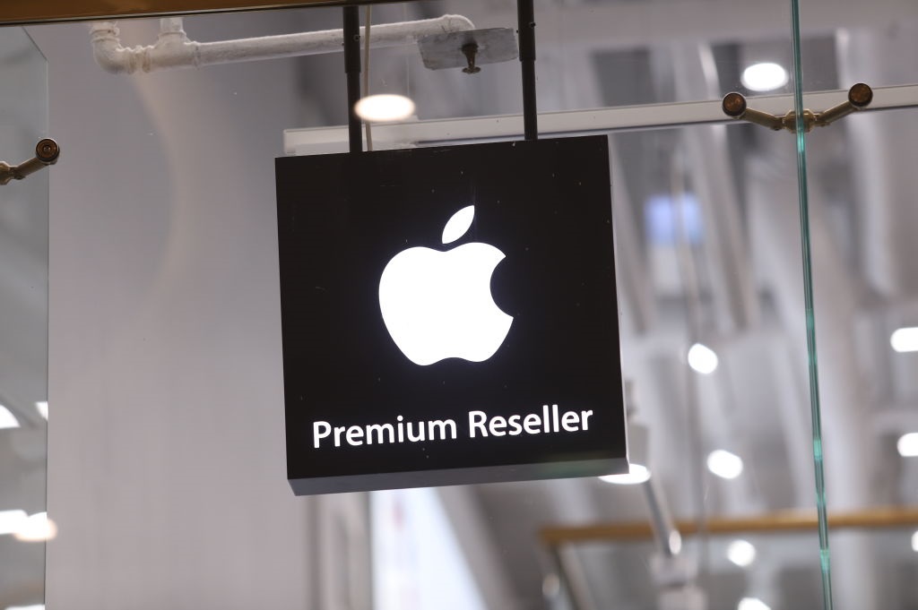 Новини світу - В Росії оштрафували Apple за "пропаганду ЛГБТ"