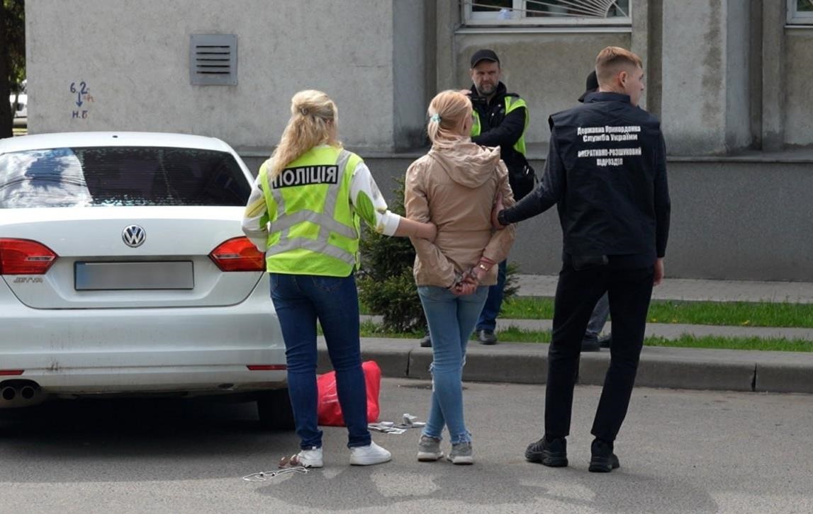 Новини України - В Сумах затримали жінку, що намагалася продати своє немовля