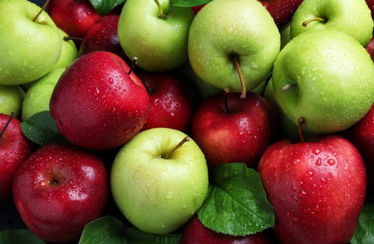 В Україні стрімко дорожчають яблука