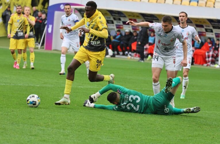 Верес у гостях поступився Руху