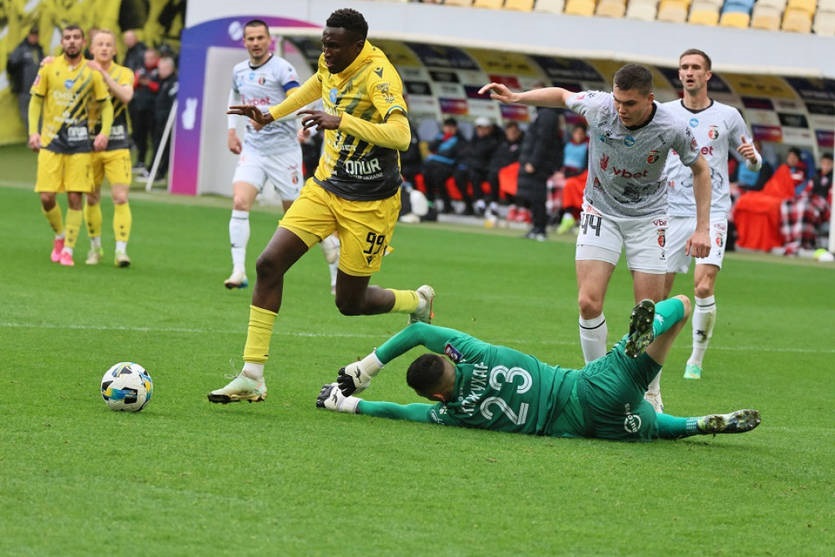 Новини спорту - Верес у гостях поступився Руху