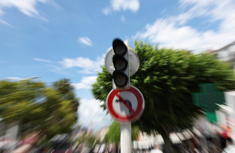 Відповідальність за блекаут у Франції взяли на себе анархісти