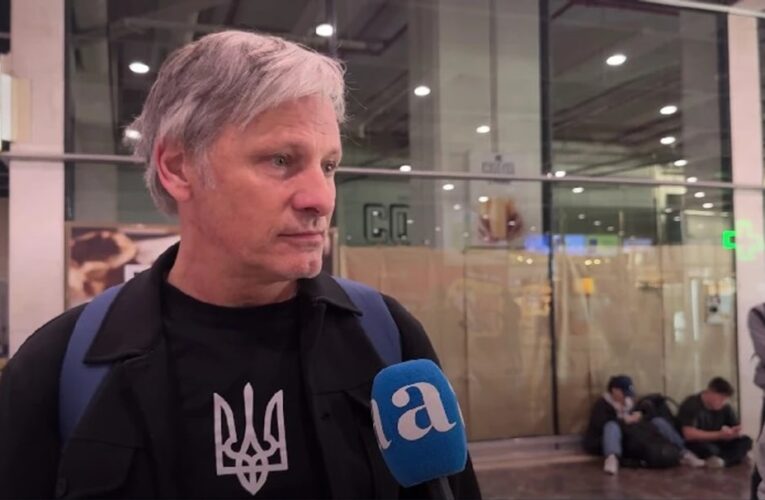 Вігго Мортенсена побачили на публіці у футболці з тризубом