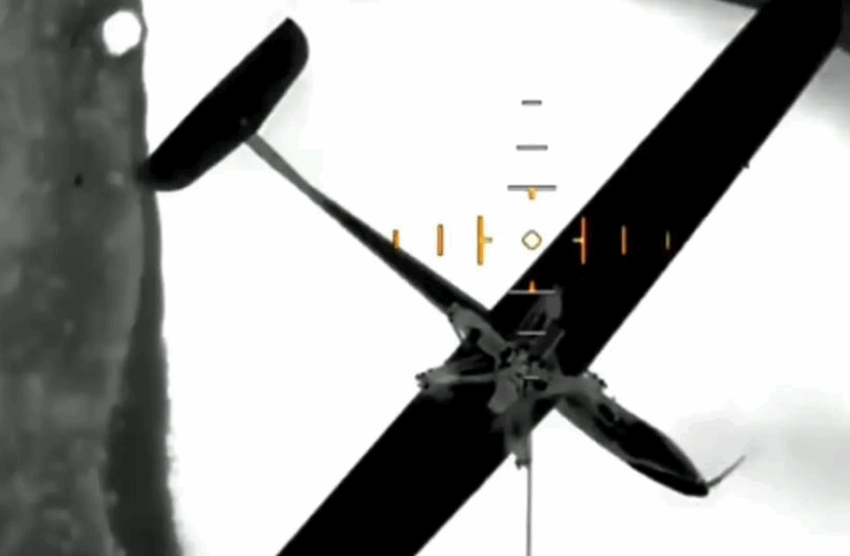 Військові дроном врятували з поля бою розвідувальні БпЛА