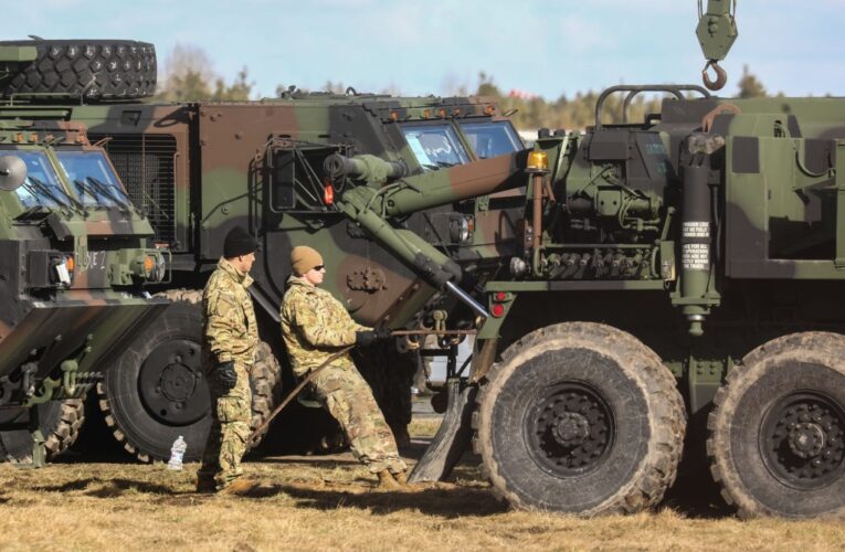 Влітку закінчується допомога США: що чекає Україну