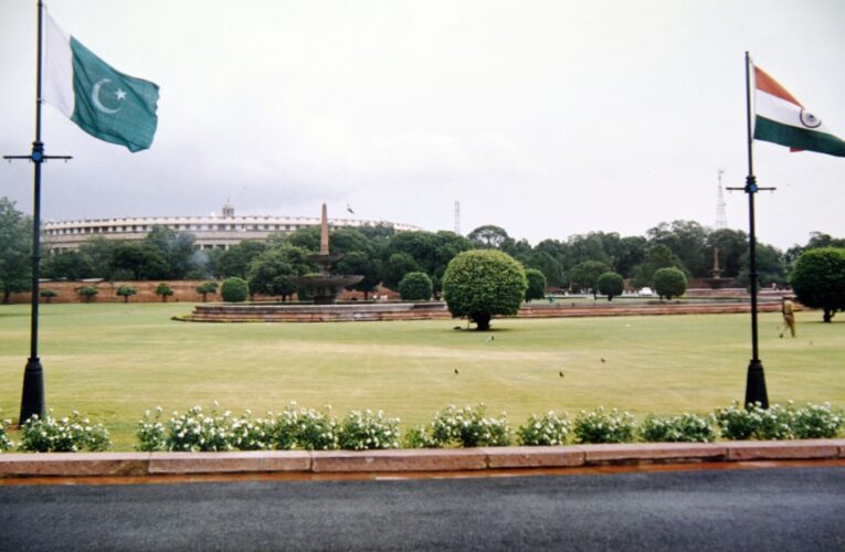 Воєначальники Індії та Пакистану провели переговори – ЗМІ