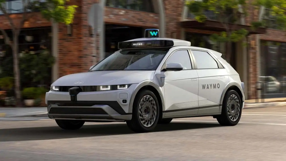 Авто новини - Waymo відкликає майже всі свої роботаксі через зіткнення з перешкодами