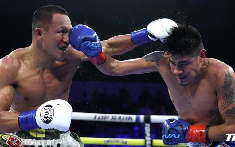 Є на відео: у бою із Суаресом Наваретте дістав розсічення від прямого удару