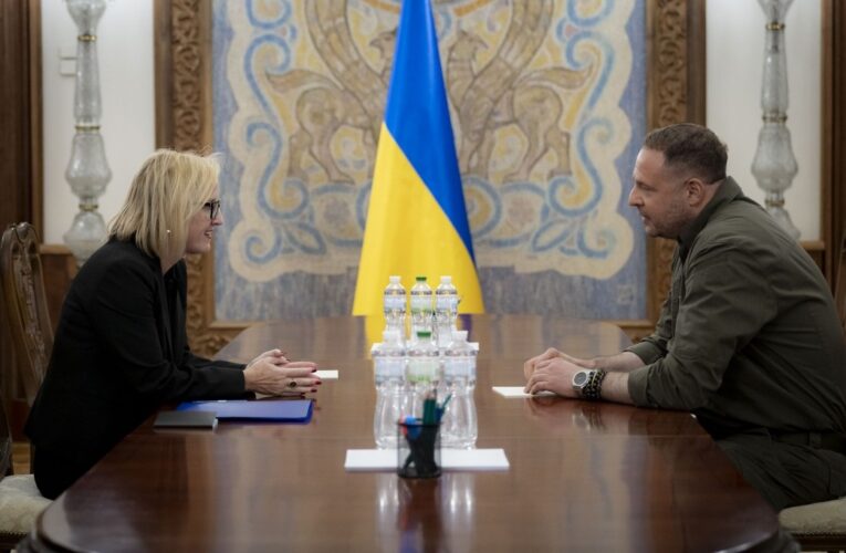 Єрмак зустрівся з тимчасовою повіреною в справах США в Україні