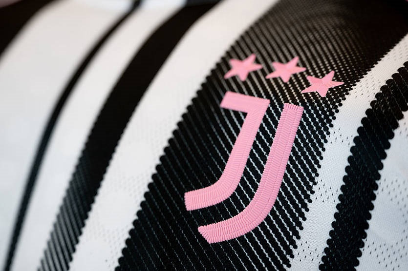 Новини спорту - Ювентус презентував нову форму на наступний сезон