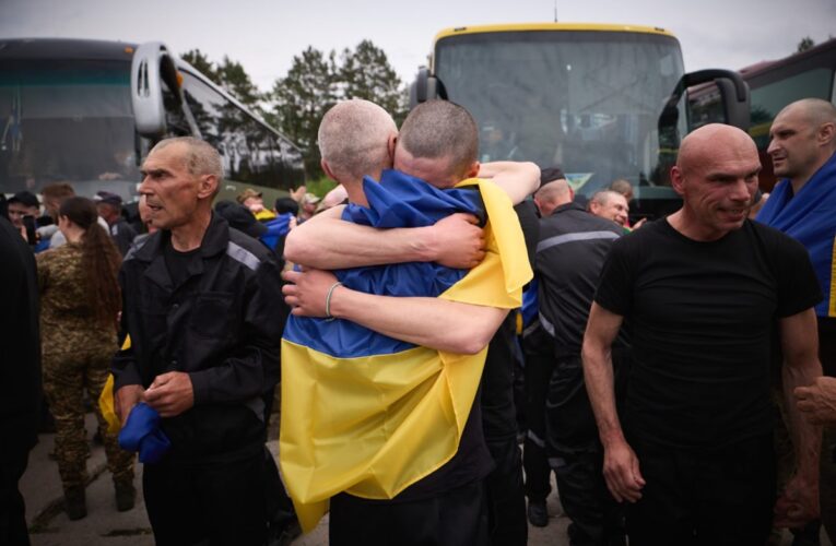 З російського полону повернулись 303 військових