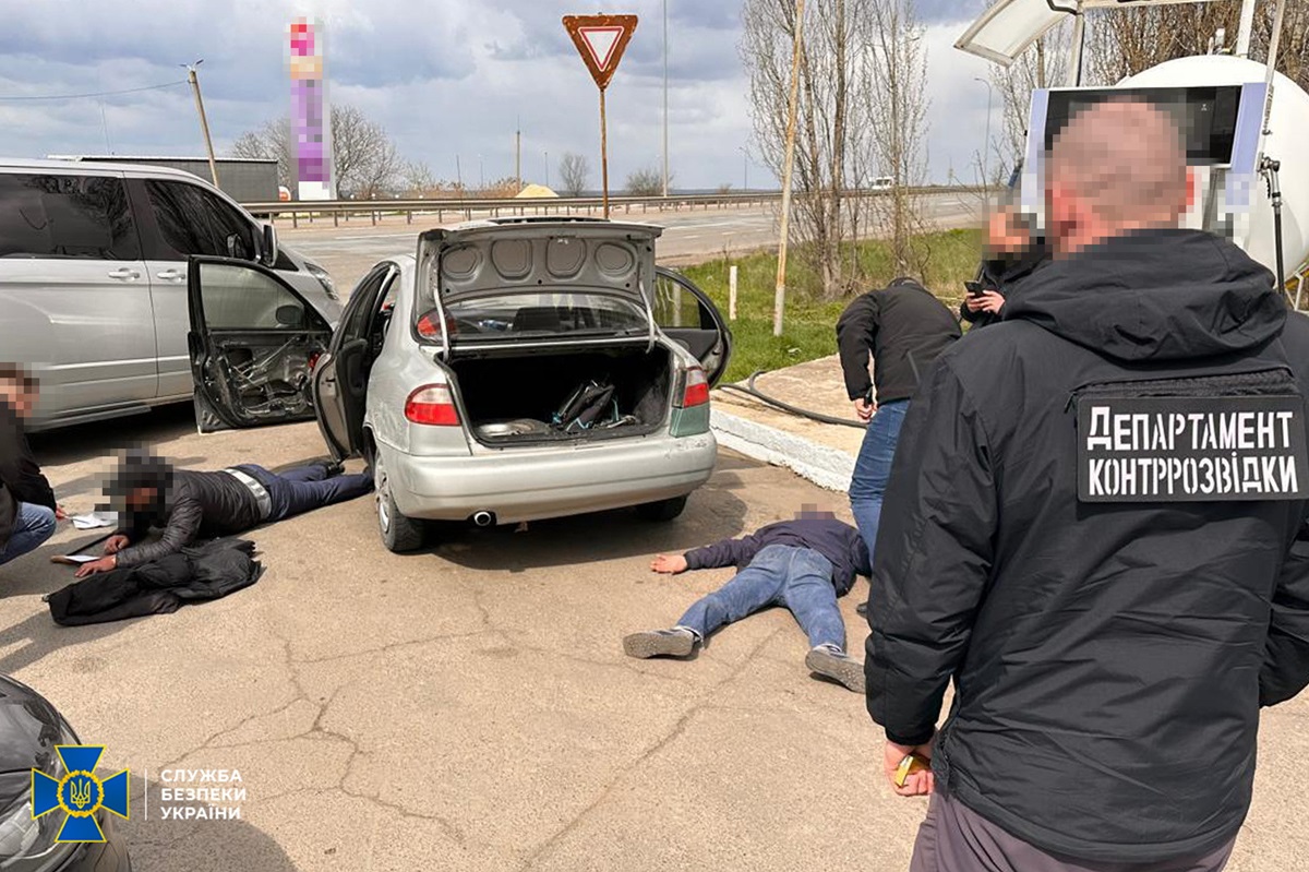 Новини України - Затримано 13 організаторів схем для ухилянтів