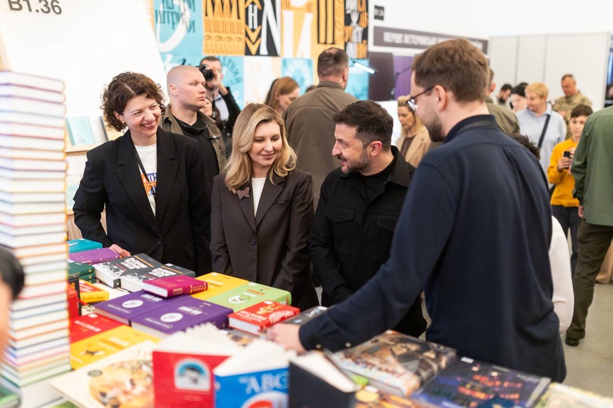 Новини України - Зеленський обрав "Убити тирана" на 13-му Книжковому Арсеналі у Києві