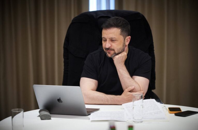 Зеленський подякував Шольцу за історичну підтримку